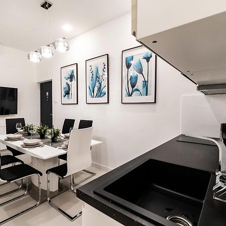 Quiet Very Central & Stylish Apt Budapeste Exterior foto